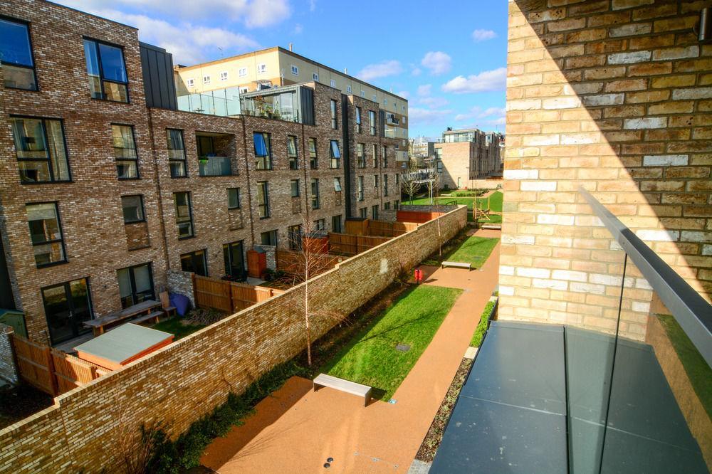 Apartment Wharf - Cambridge Av Londra Esterno foto