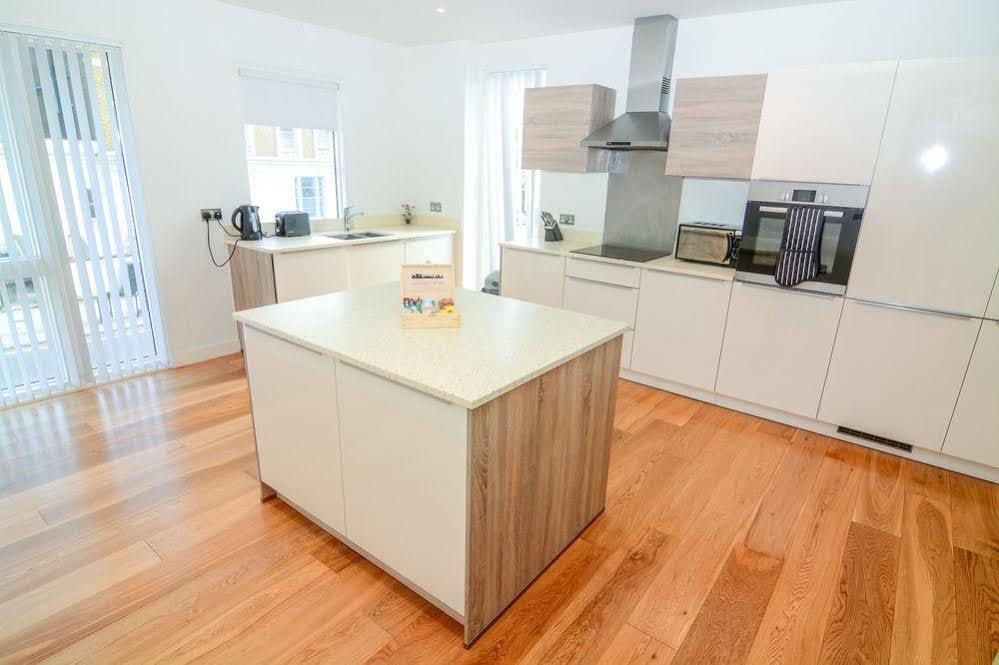 Apartment Wharf - Cambridge Av Londra Esterno foto