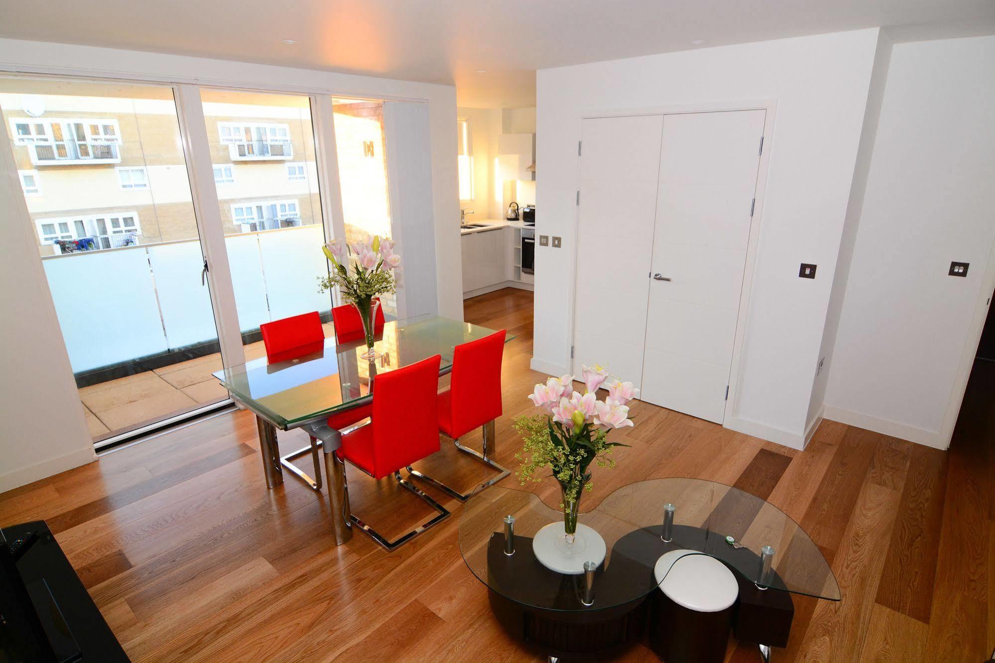 Apartment Wharf - Cambridge Av Londra Esterno foto