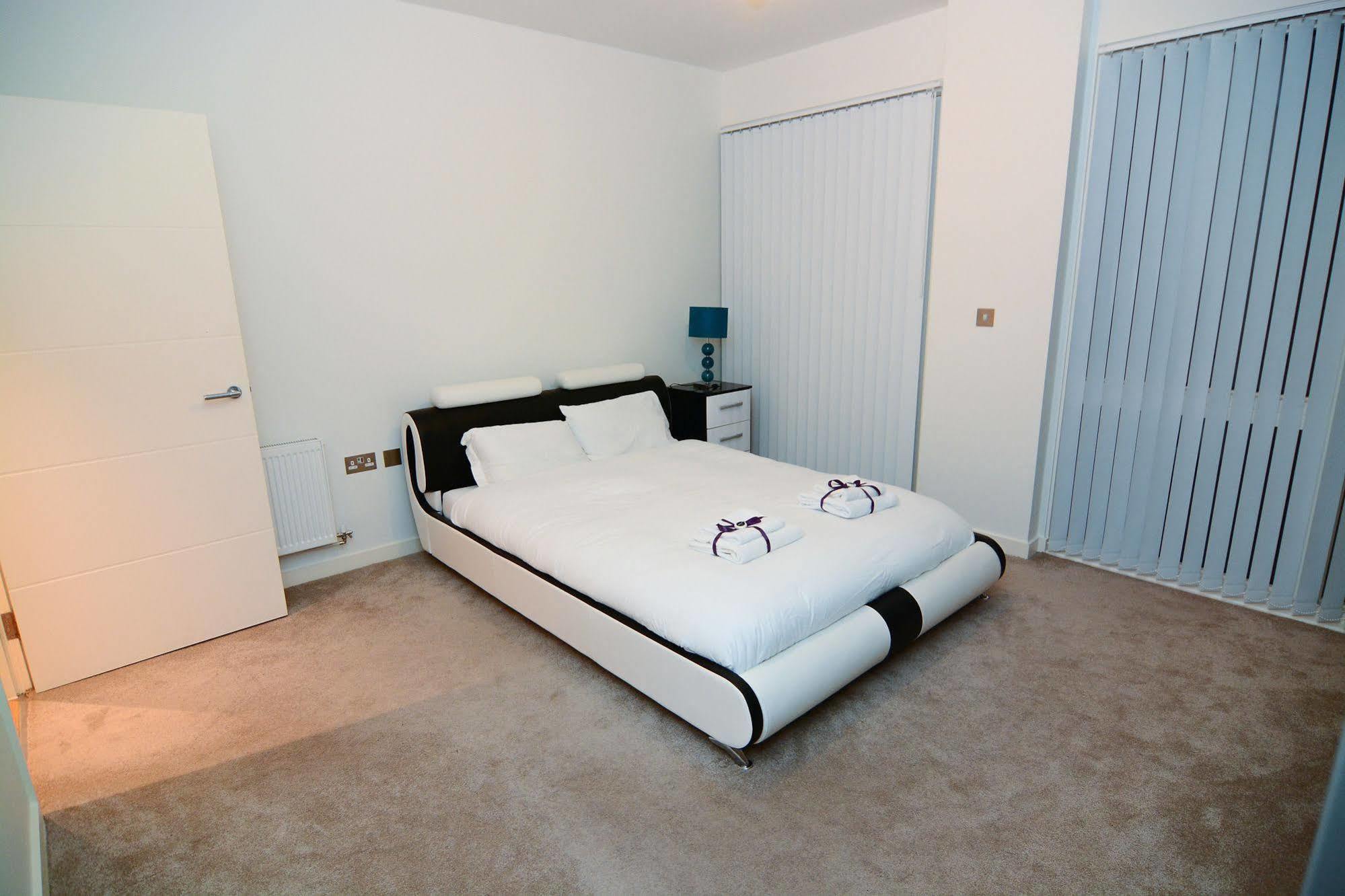 Apartment Wharf - Cambridge Av Londra Esterno foto