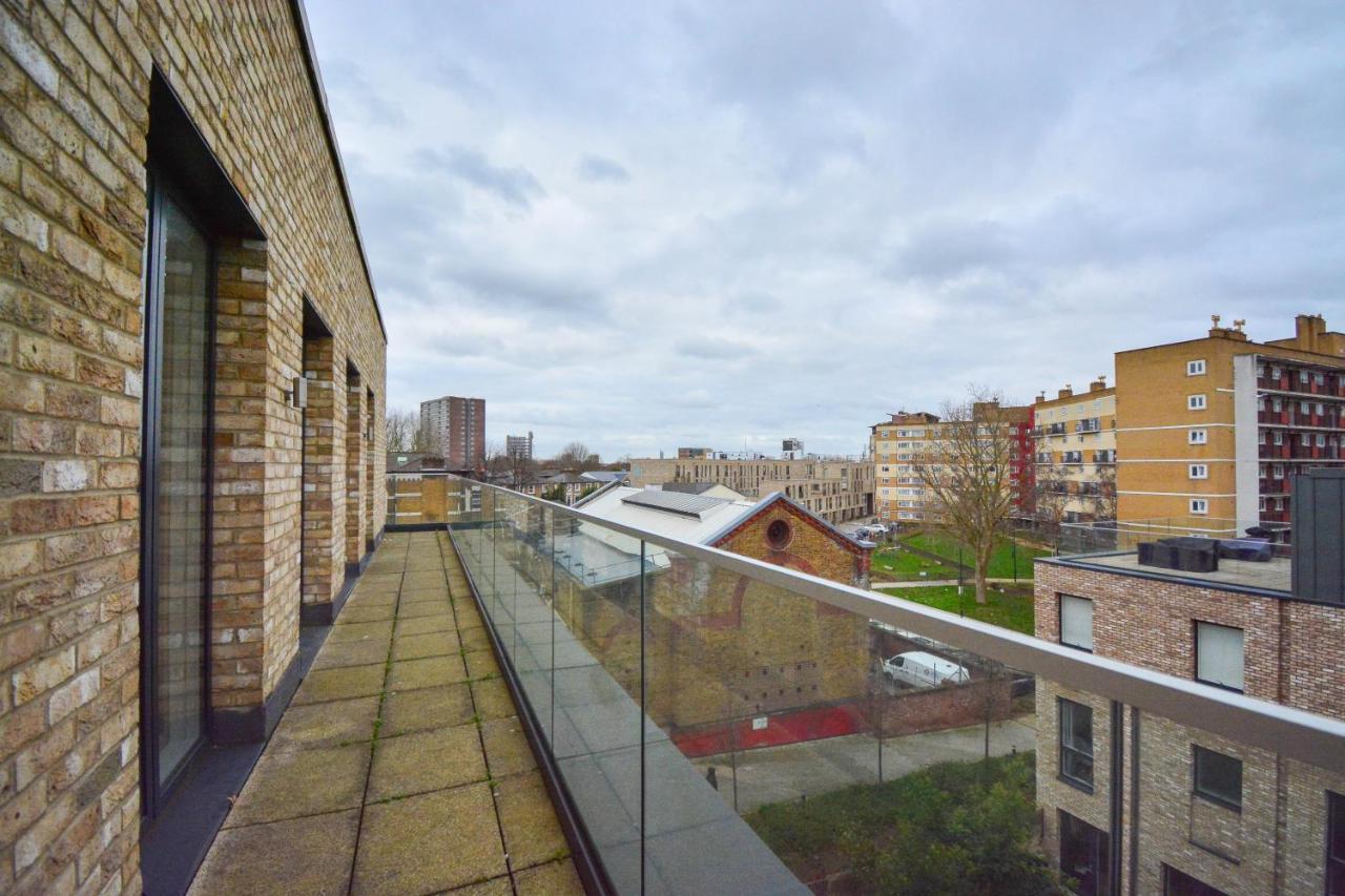Apartment Wharf - Cambridge Av Londra Esterno foto