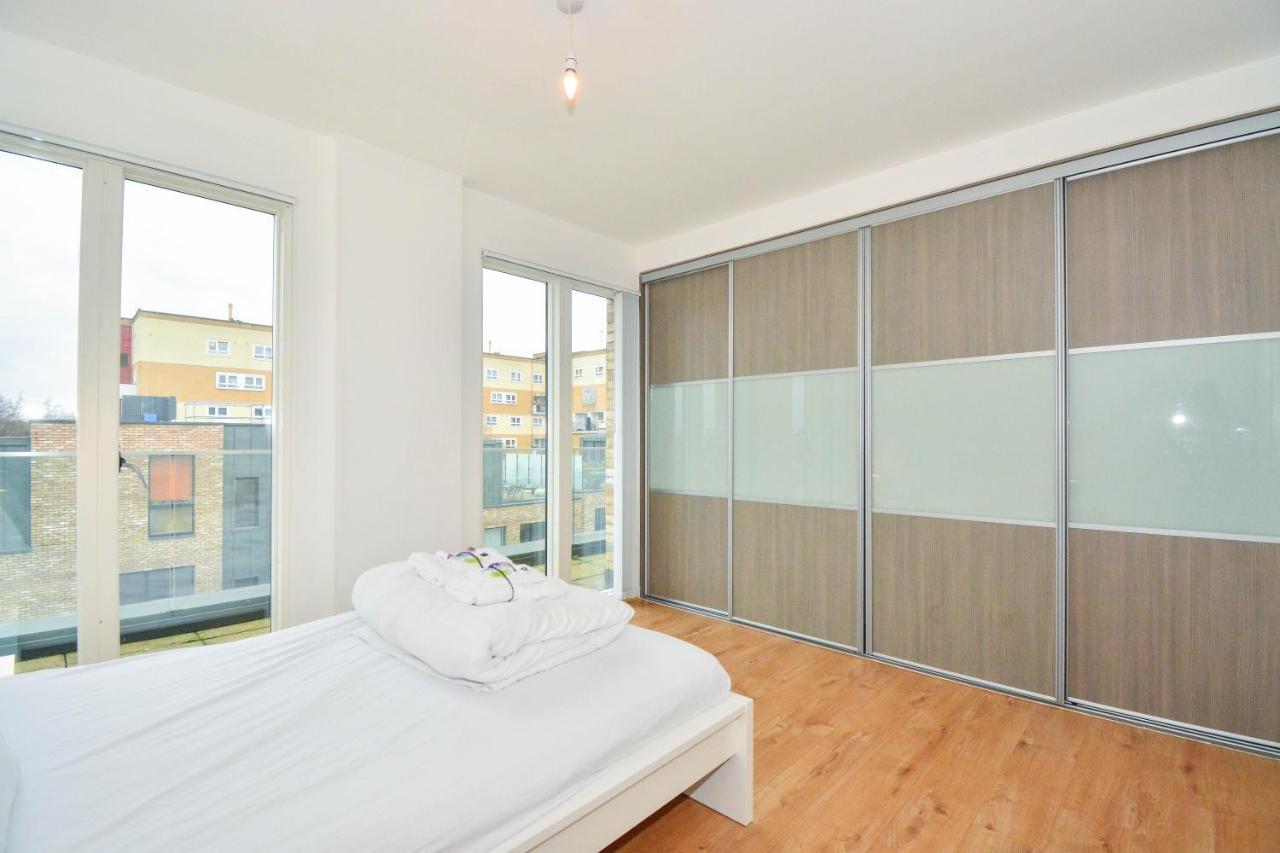 Apartment Wharf - Cambridge Av Londra Esterno foto