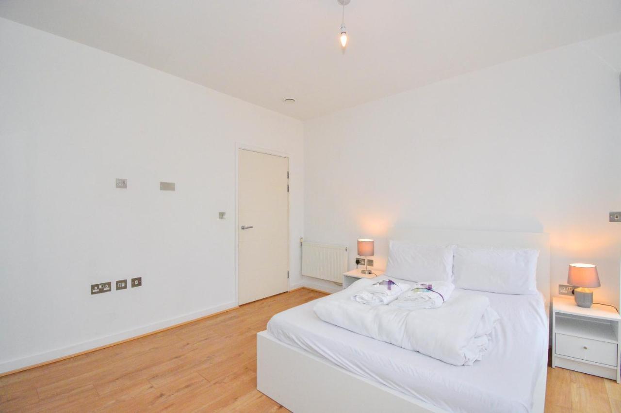 Apartment Wharf - Cambridge Av Londra Esterno foto
