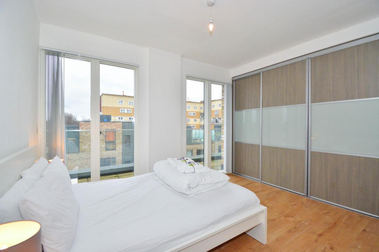 Apartment Wharf - Cambridge Av Londra Esterno foto