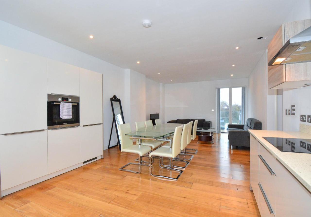 Apartment Wharf - Cambridge Av Londra Esterno foto
